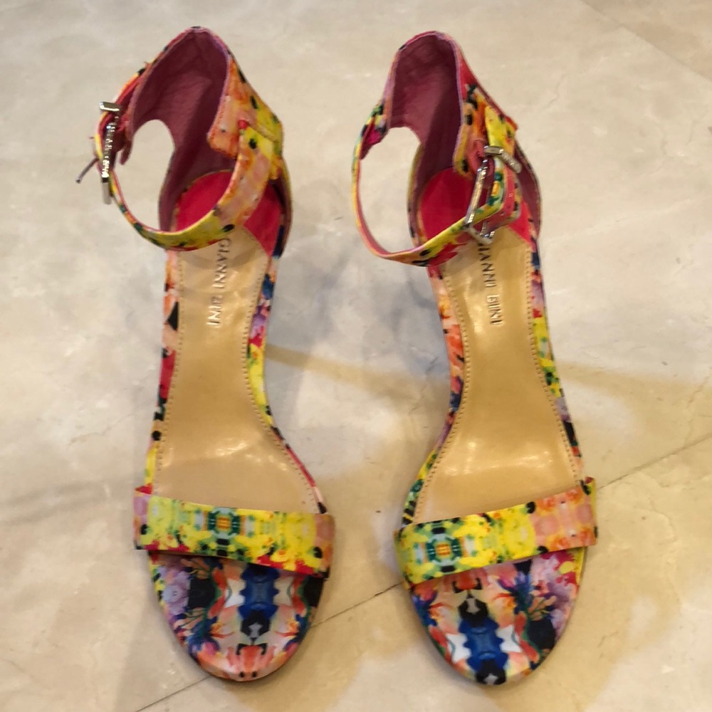 Gianni Bini Sandals
